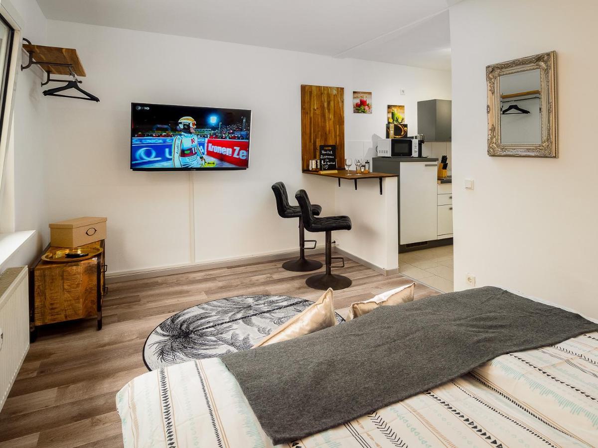 Gemuetliche & Individuelle Ferienwohnungen In Krefeld - Junik Apartments Екстер'єр фото